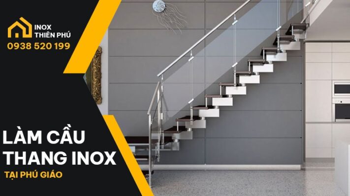 Cầu thang inox với bậc cầu đan xen kim loại và kính tại Bến Cát