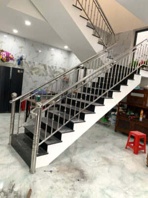 Mẫu cầu thang inox 304 đơn giản