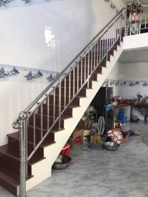 Mẫu cầu thang inox đơn giản nhất
